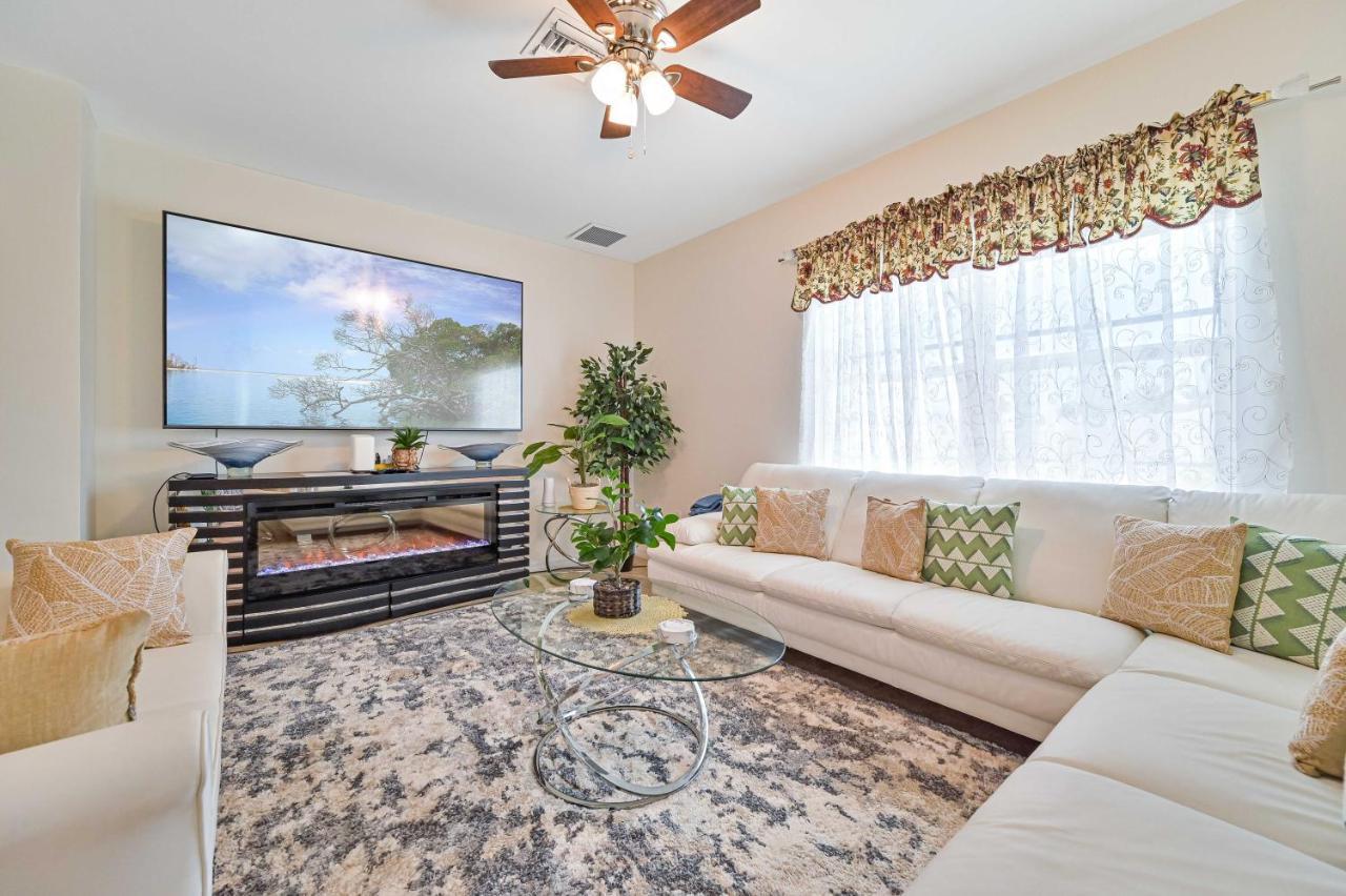 Villa Awesome! Cape Coral Exterior photo